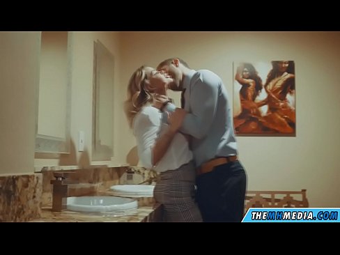 ❤️ Cando unha loura tetona seduce nun baño público ️ Vídeo de sexo en % gl.fuxporn-com.ru % ❌️❤